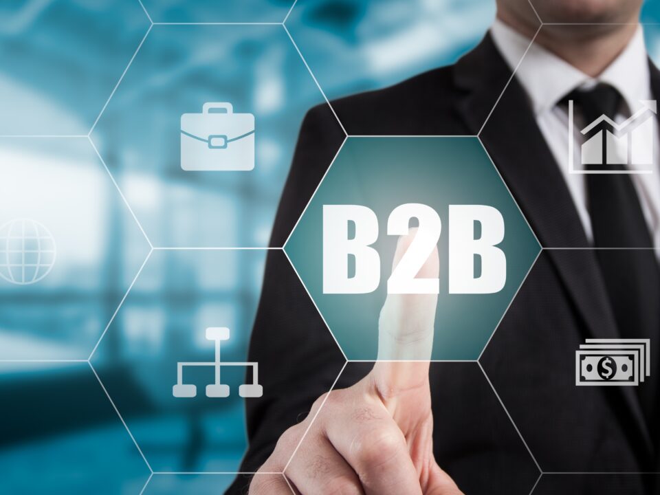 Umowa B2B czy etat? Kompleksowe porównanie form zatrudnienia w 2024 roku